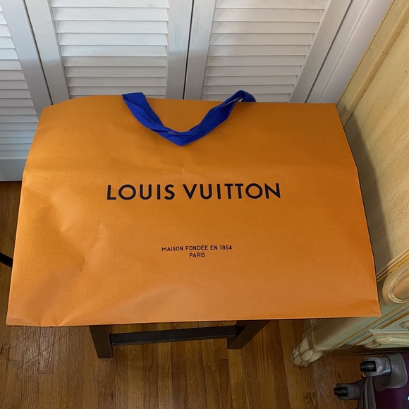 (💲 🛑 L D) Louis Vuitton Gift bag & box… - Picture 9 of 10